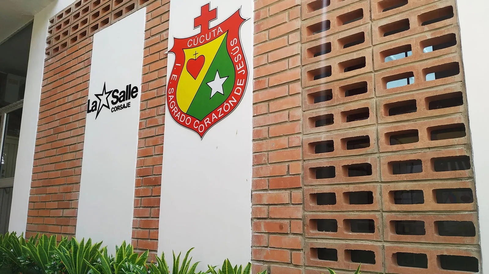 Fachada del Colegio Sagrado Corazón de Jesús